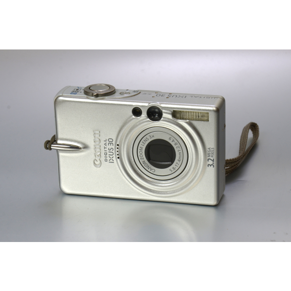 Canon Digital Ixus 30 + tok 04