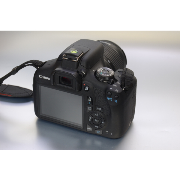 Canon EOS 2000D + EF-S 18-55 04