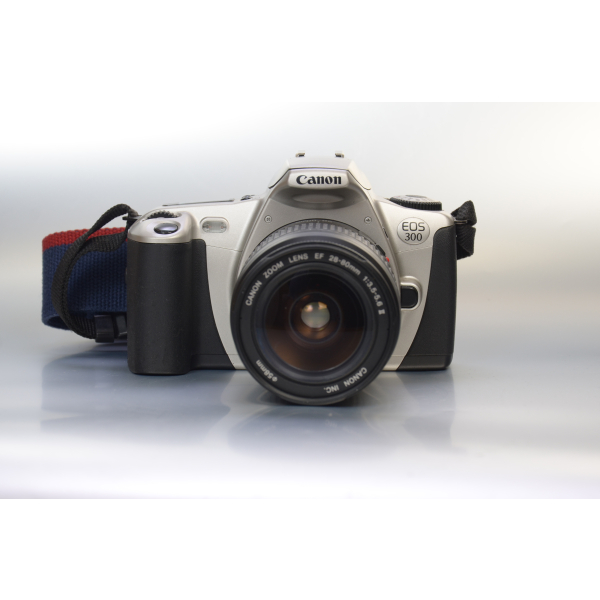 Canon EOS 300 + EF 28-80 mm 04