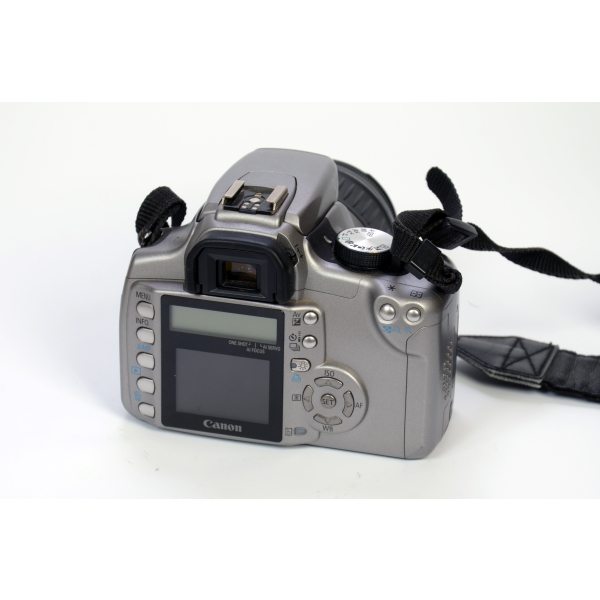 Canon EOS 350D + EF-S 18-55mm 05
