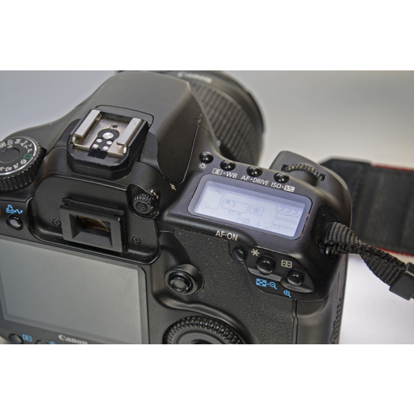 Canon EOS 40D + EF-S 18-55 05
