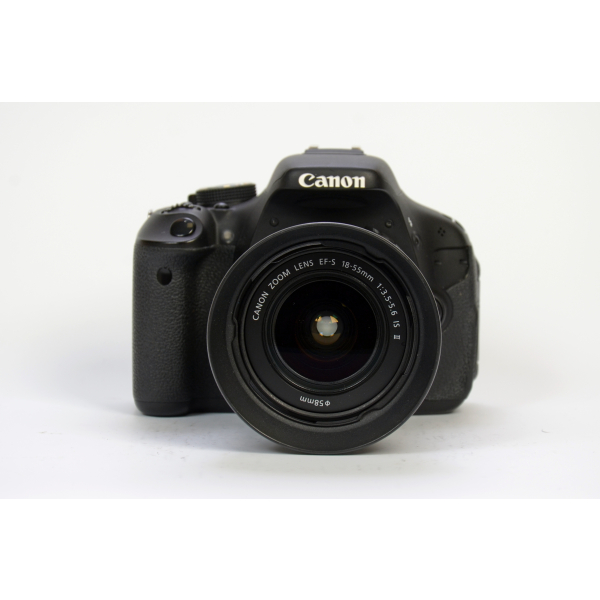 Canon EOS 600D + EF-S 18-55 mm 04