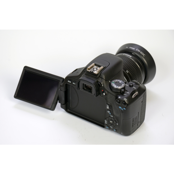 Canon EOS 600D + EF-S 18-55 mm 05