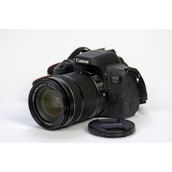 Canon EOS 750D + EF-S 18-135mm 03