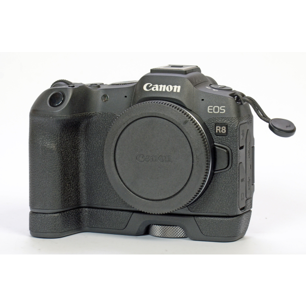 Canon EOS R8 váz 04