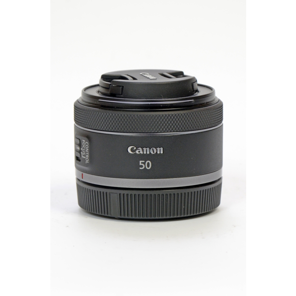Canon RF 50mm F1.8 STM 03