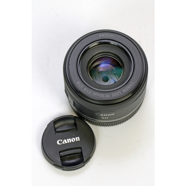 Canon RF 50mm F1.8 STM 04