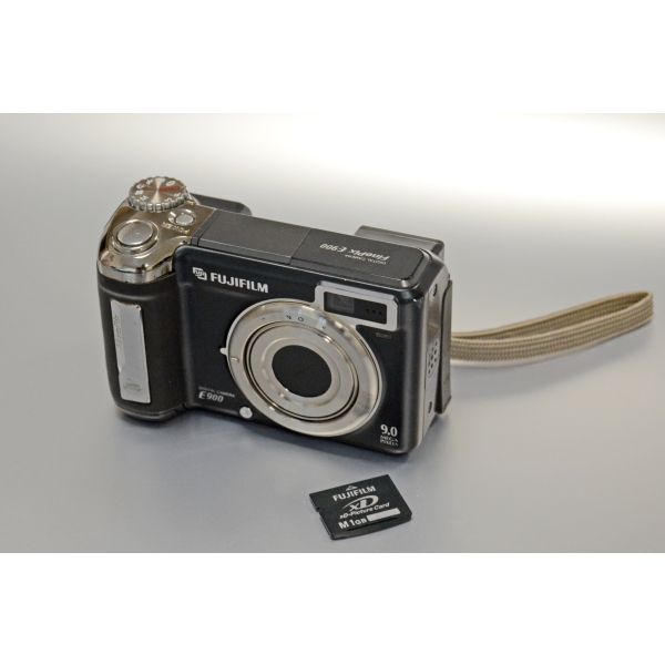 Fujifilm Finepix E-900 03