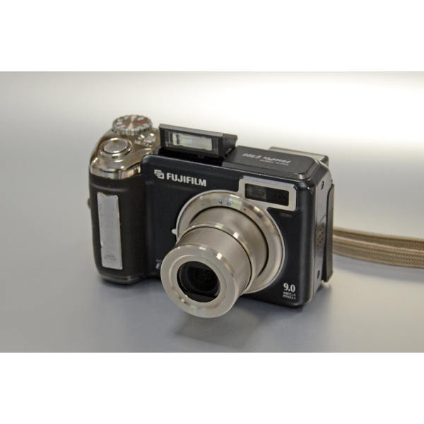 Fujifilm Finepix E-900 04