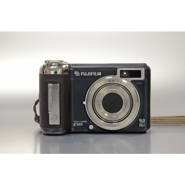 Fujifilm Finepix E-900 05