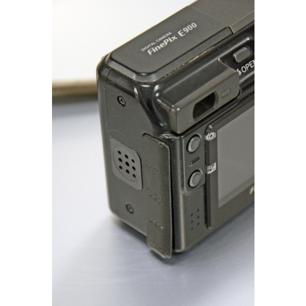 Fujifilm Finepix E-900 08