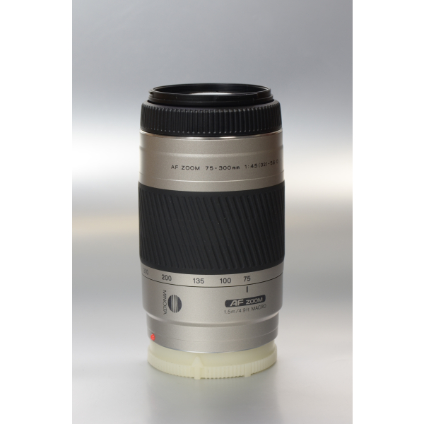 Minolta AF Zoom 75-300mm f/4.5-5.6 04