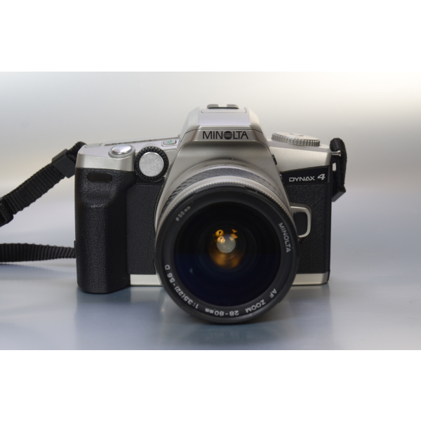 Minolta Dynax 4 + 28-80 + BP-200 04