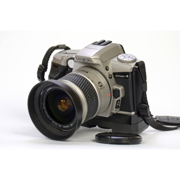 Minolta Dynax 4 + 28-80 + BP-200 03