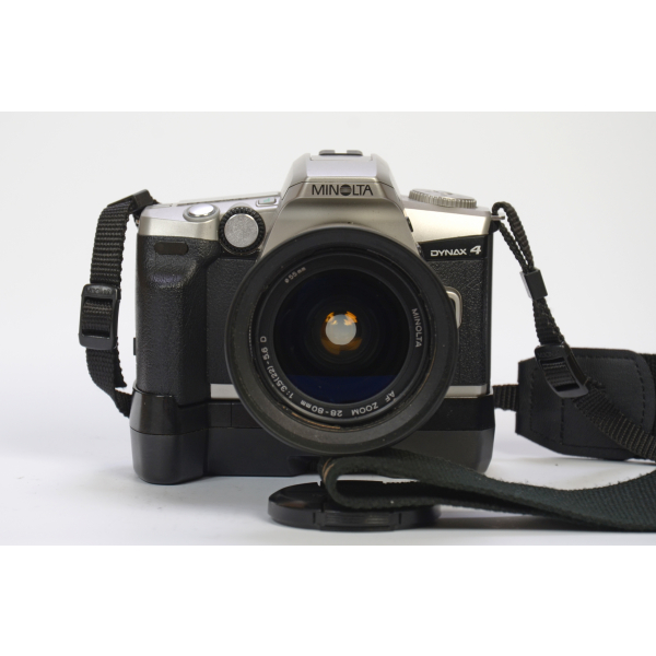 Minolta Dynax 4 + 28-80 + BP-200 04