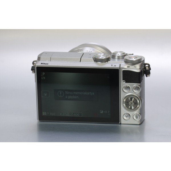 Nikon 1 J5 + 1 Nikkor 10-30mm f/3.5-5.6 VR objektív 05