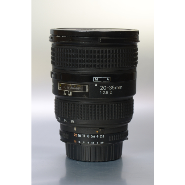 Nikon AF Nikkor 20-35mm f/2.8 D HIBÁS 03
