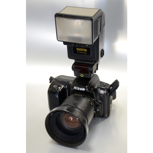 Nikon F50 + Tamron 28-200mm + Sunpak B3600 DX 03