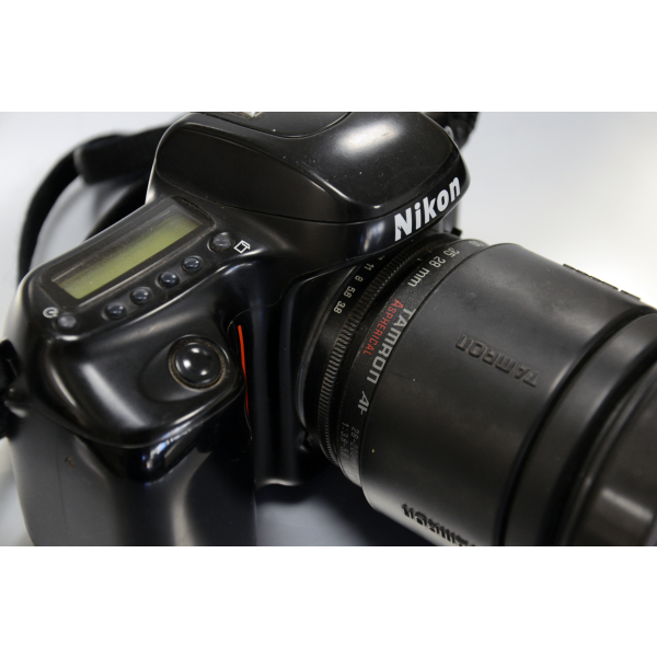 Nikon F50 + Tamron 28-200mm + Sunpak B3600 DX 06