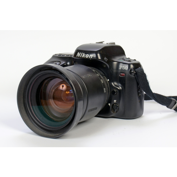 Nikon F50 + Tamron 28-200mm + Sunpak B3600 DX 04