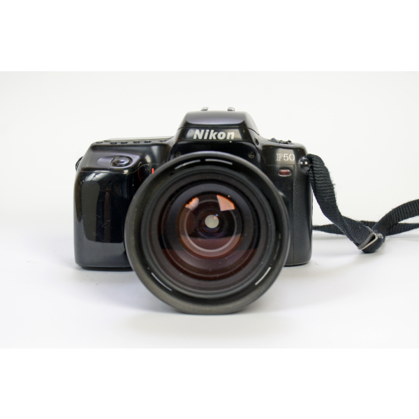Nikon F50 + Tamron 28-200mm + Sunpak B3600 DX 05