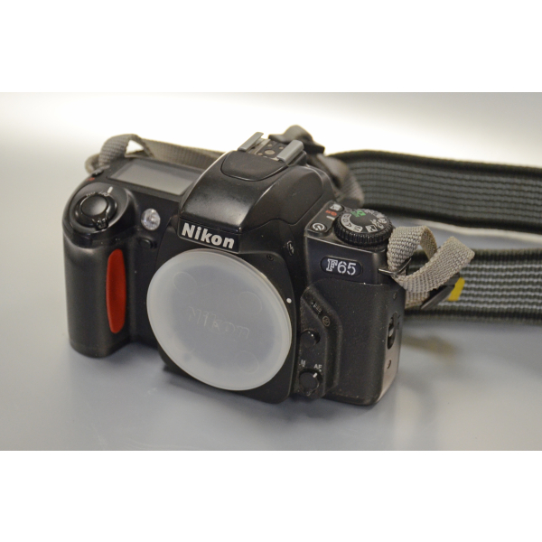 Nikon F65 fényképezőgép váz 03