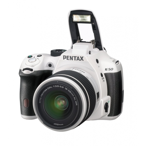 Pentax K-50 digitális fényképezőgép kit, smc DA-L 18-55 mm AL WR objektívvel 09