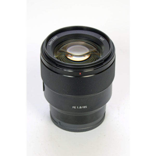 Sony FE 85mm F1.8 04
