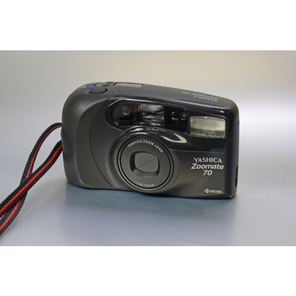 Yashica Zoomate 70 + tok 03