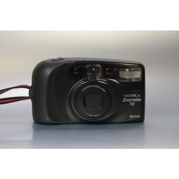 Yashica Zoomate 70 + tok 04